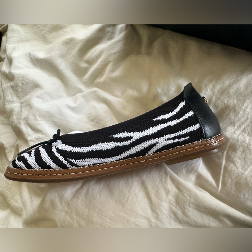 Cole haan flat shoes